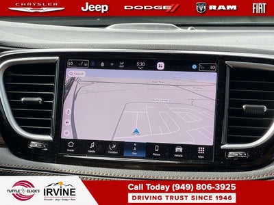 2023 Chrysler Pacifica Hybrid Pinnacle