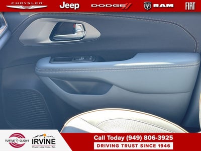 2027 Chrysler Pacifica Pinnacle