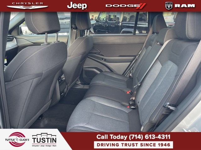 2026 Jeep Cherokee Laredo