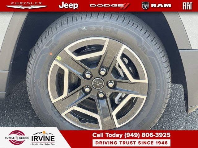 2026 Jeep Cherokee Laredo