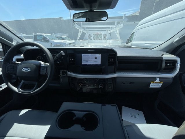 2025 Ford Super Duty F-550 DRW XL