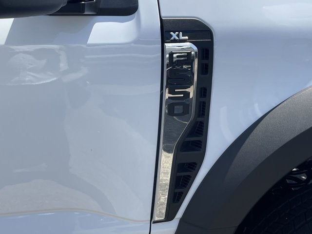 2025 Ford Super Duty F-550 DRW XL