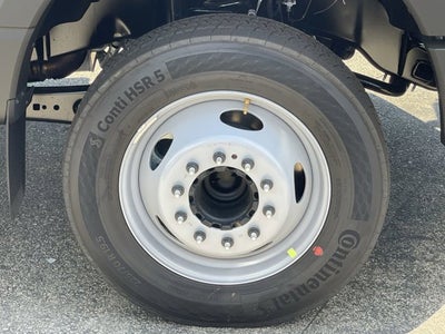 2025 Ford Super Duty F-550 DRW XL