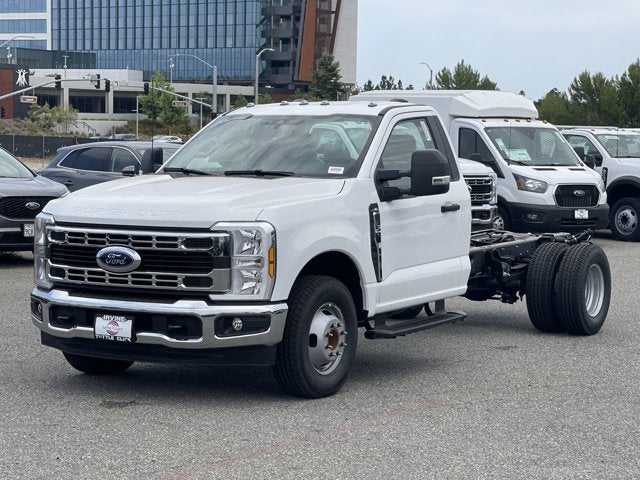 2025 Ford Super Duty F-350 DRW XL