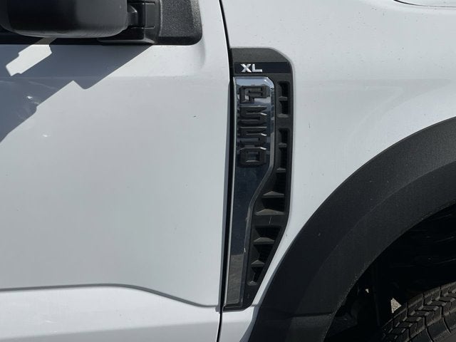 2024 Ford Super Duty F-550 DRW XL