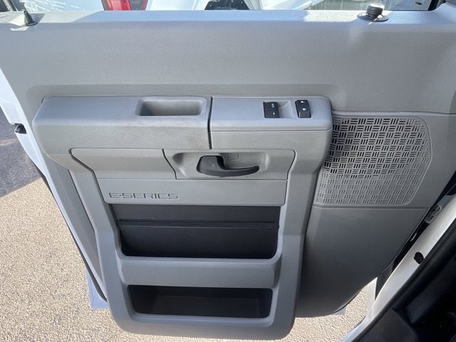 2025 Ford E-Series Cutaway E-350 SRW 138" WB