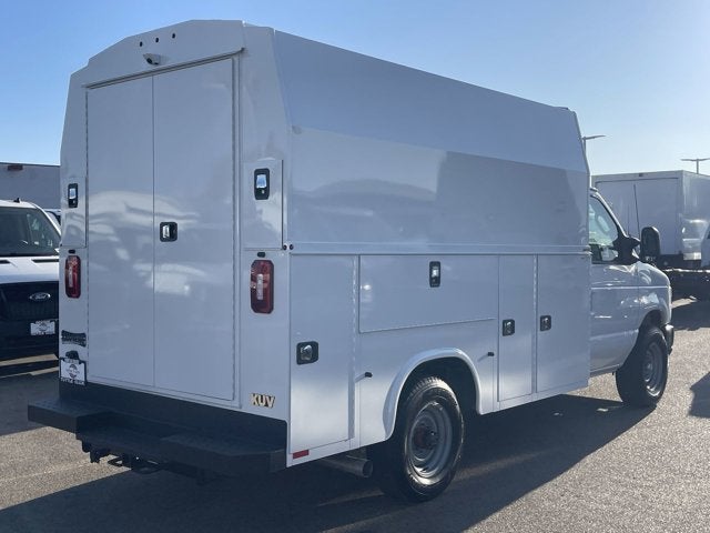 2025 Ford E-Series Cutaway E-350 SRW 138" WB