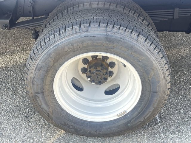 2025 Ford E-Series Cutaway E-450 DRW 158" WB