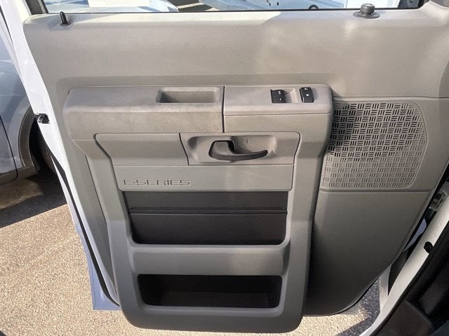 2025 Ford E-Series Cutaway E-450 DRW 158" WB