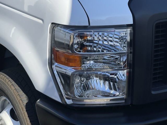 2025 Ford E-Series Cutaway E-450 DRW 158" WB