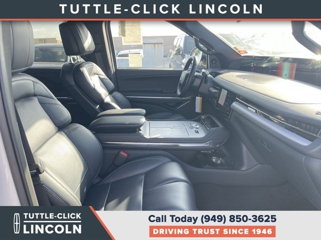 2027 Lincoln Navigator L Reserve