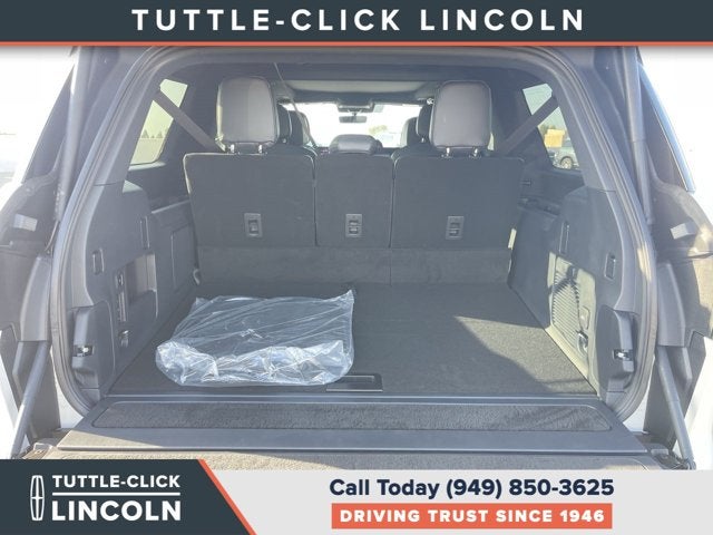 2027 Lincoln Navigator L Reserve