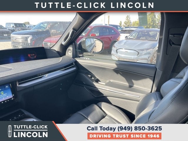 2027 Lincoln Navigator L Reserve