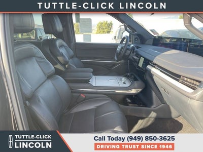2027 Lincoln Navigator L Reserve