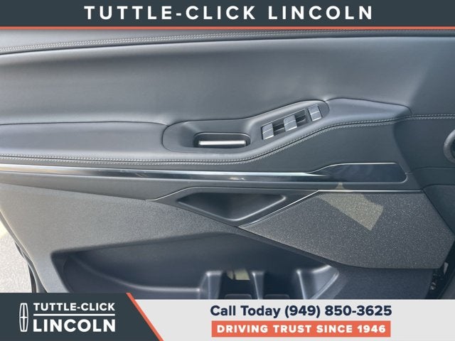2027 Lincoln Navigator L Reserve