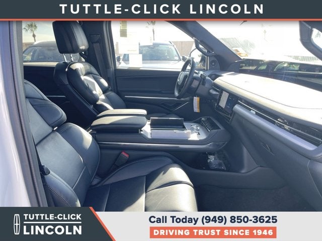 2027 Lincoln Navigator L Reserve