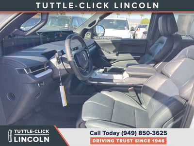 2027 Lincoln Navigator L Reserve
