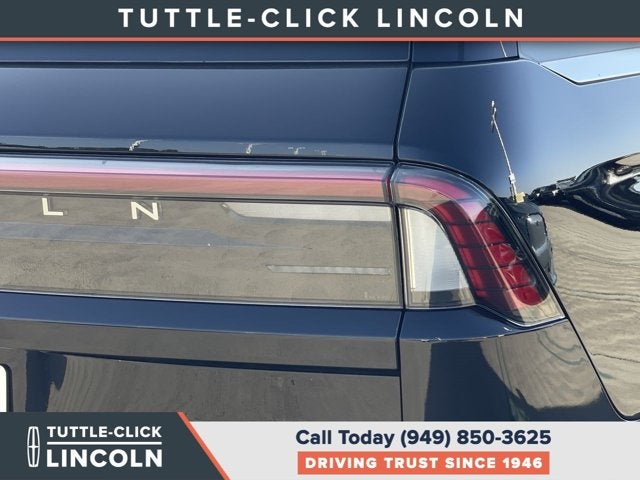 2027 Lincoln Navigator L Black Label