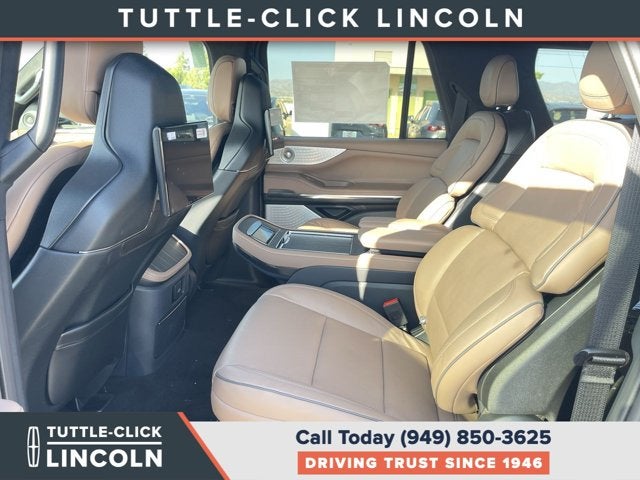 2027 Lincoln Navigator L Black Label