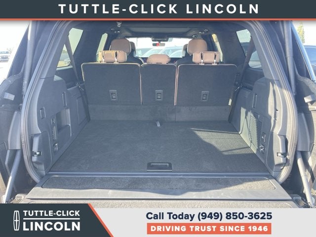 2027 Lincoln Navigator L Black Label