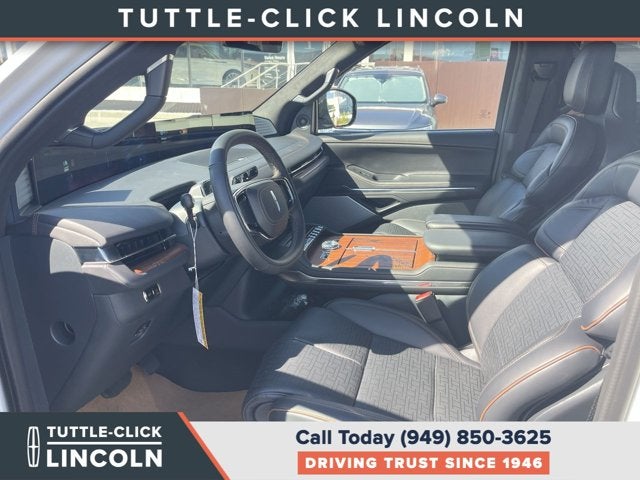 2027 Lincoln Navigator L Black Label