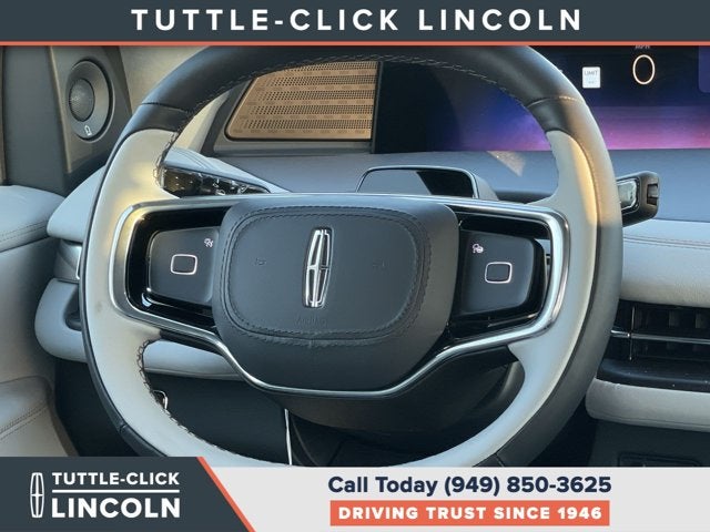 2027 Lincoln Navigator L Black Label