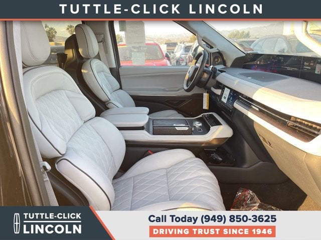 2027 Lincoln Navigator L Black Label