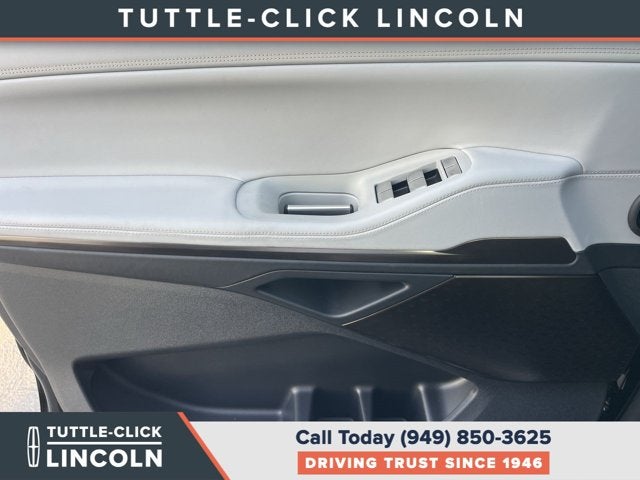 2027 Lincoln Navigator L Black Label