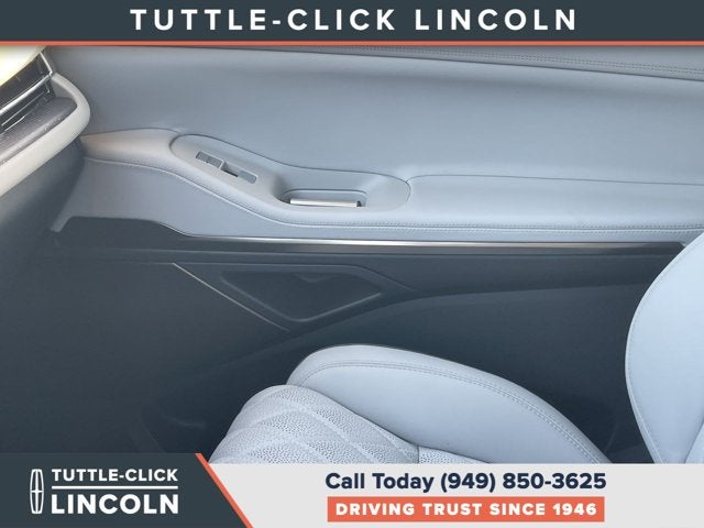 2027 Lincoln Navigator L Black Label