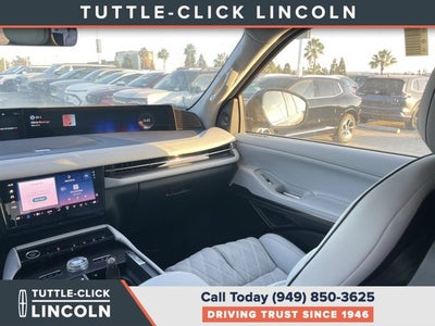 2027 Lincoln Navigator L Black Label
