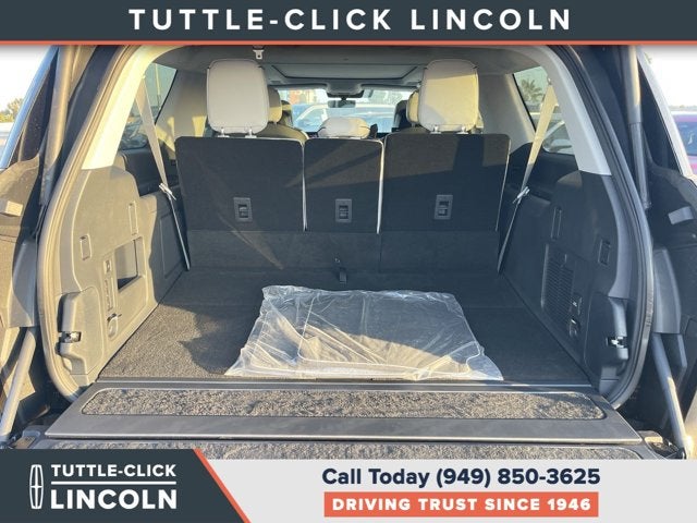 2027 Lincoln Navigator L Black Label
