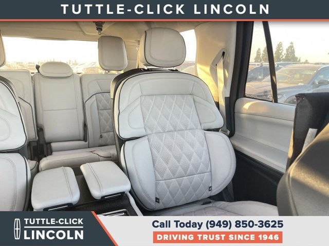 2027 Lincoln Navigator L Black Label