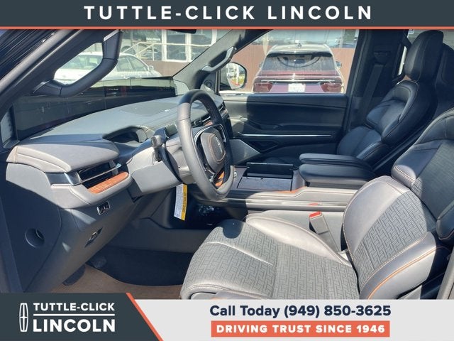2027 Lincoln Navigator L Black Label