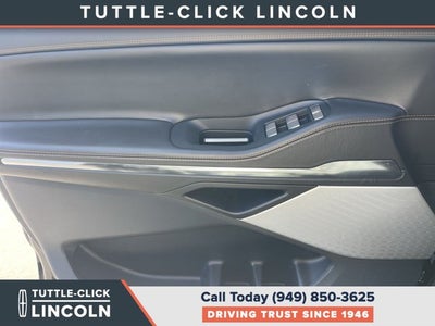 2027 Lincoln Navigator L Black Label