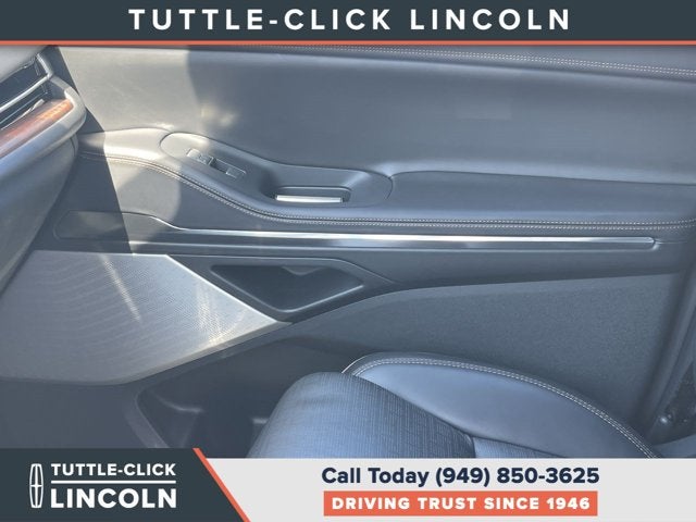 2027 Lincoln Navigator L Black Label