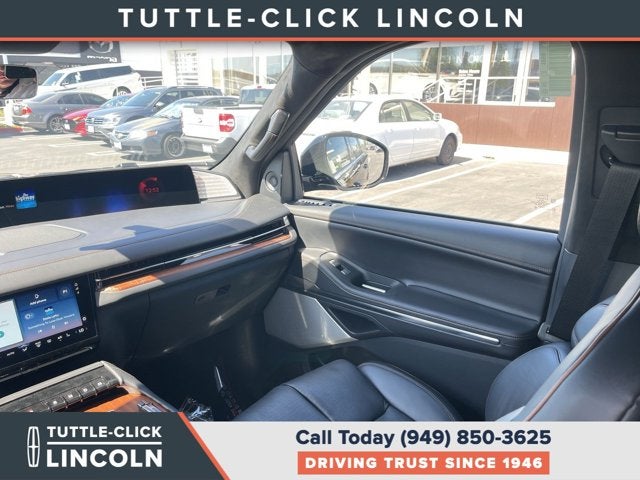 2027 Lincoln Navigator L Black Label