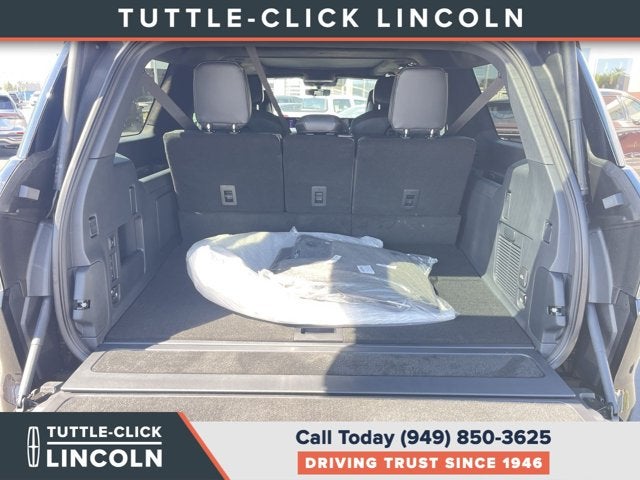 2027 Lincoln Navigator L Black Label