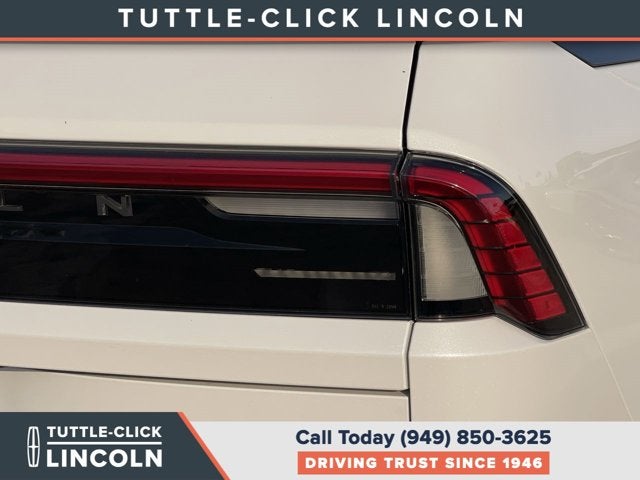 2027 Lincoln Navigator L Black Label