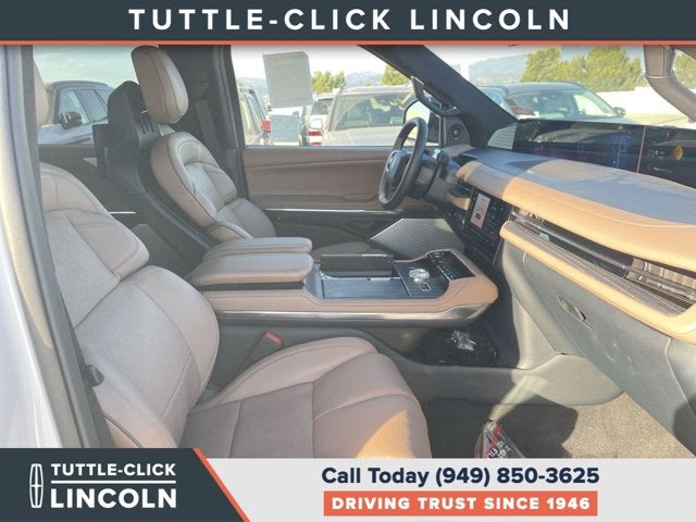 2027 Lincoln Navigator L Black Label