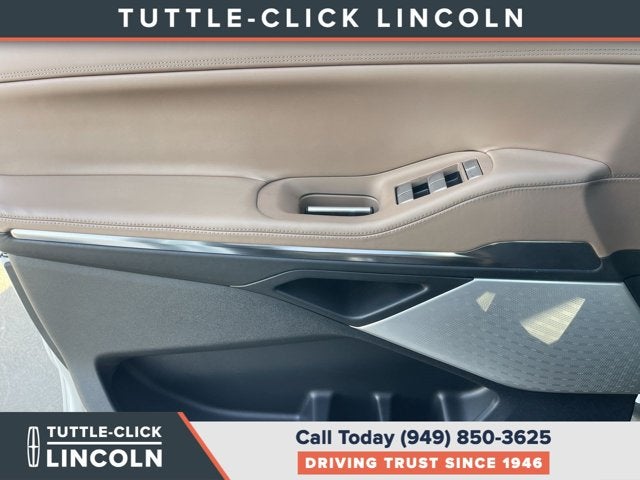2027 Lincoln Navigator L Black Label