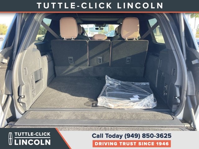 2027 Lincoln Navigator L Black Label