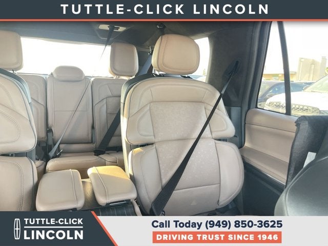 2027 Lincoln Navigator L Black Label