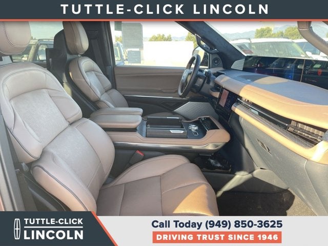 2027 Lincoln Navigator L Black Label
