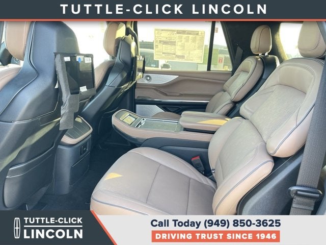 2027 Lincoln Navigator L Black Label