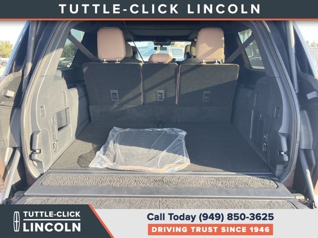 2027 Lincoln Navigator L Black Label