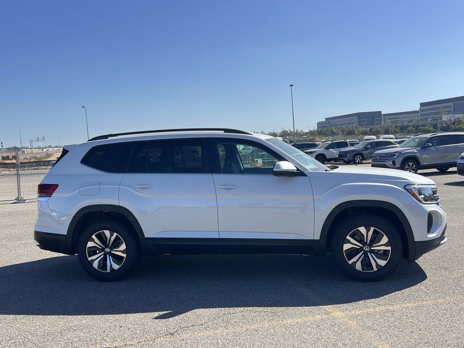 2026 Volkswagen Atlas 2.0T SE