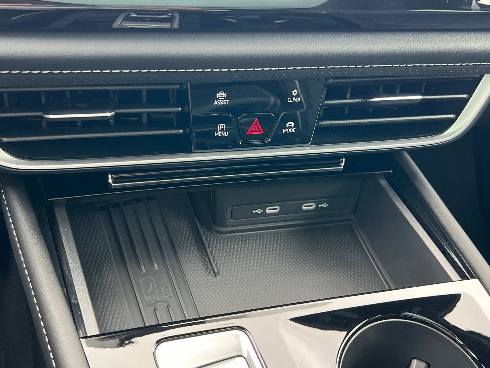 2025 Volkswagen Atlas Cross Sport 2.0T SEL Premium R-Line