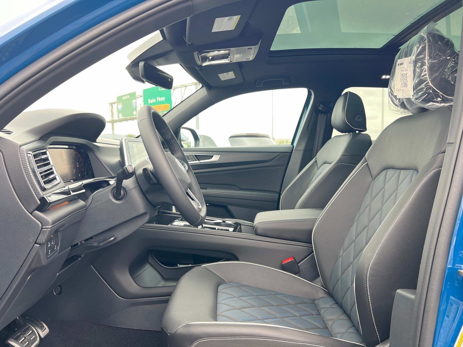 2025 Volkswagen Atlas Cross Sport 2.0T SEL Premium R-Line