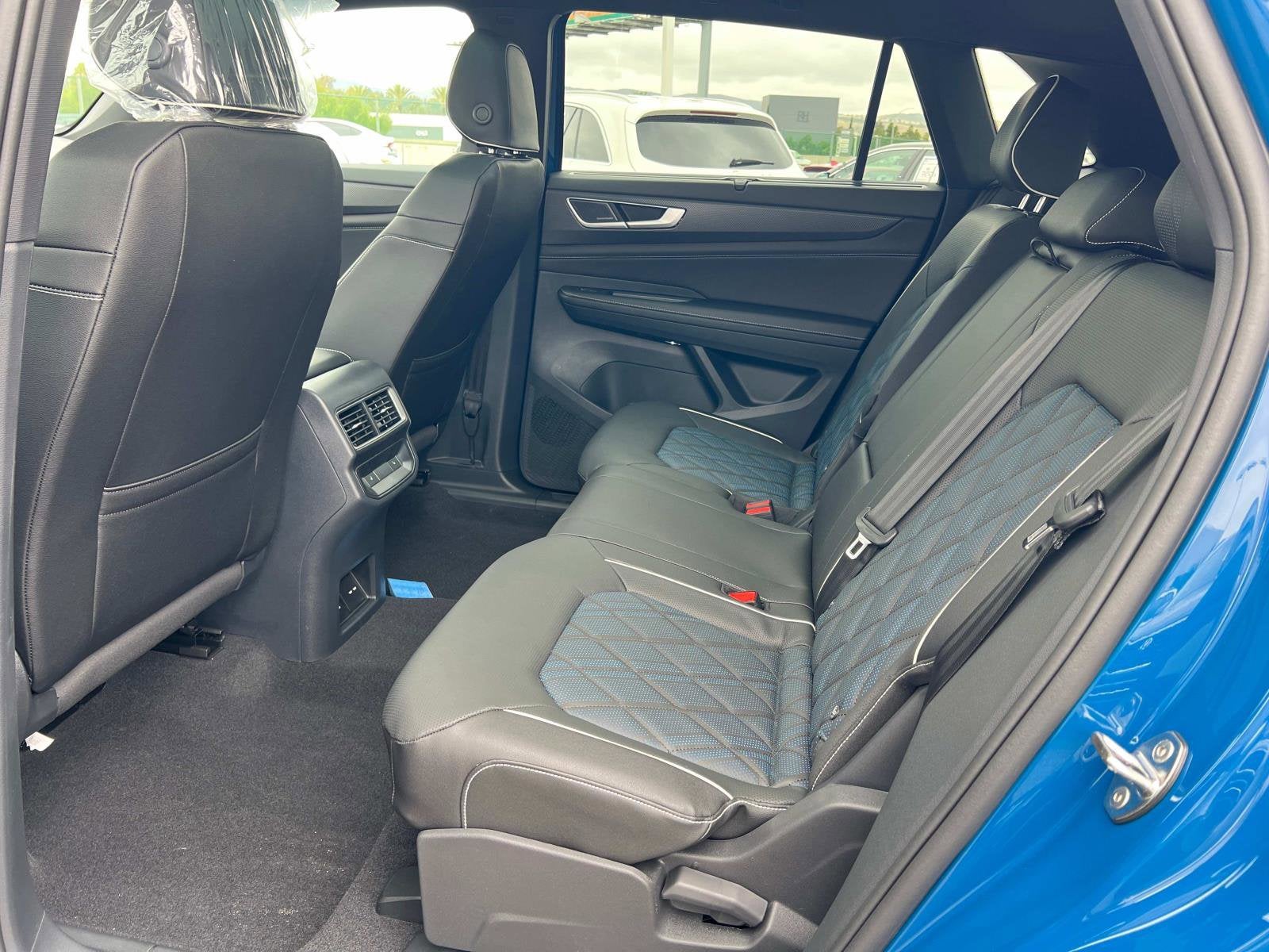 2025 Volkswagen Atlas Cross Sport 2.0T SEL Premium R-Line