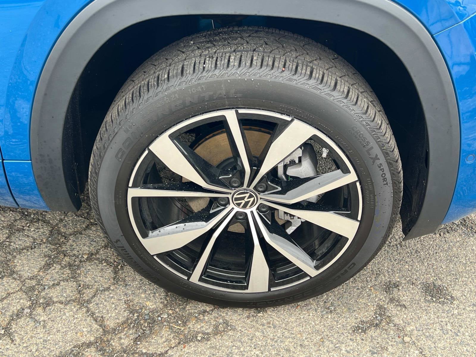 2025 Volkswagen Atlas Cross Sport 2.0T SEL Premium R-Line